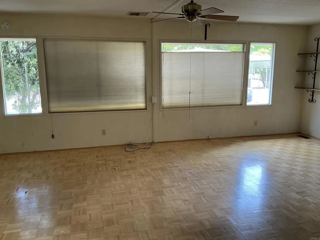 https://cdn.realtyfeed.com/cdn/127/306713798/de1bc62fcec0385317a5868bf77a05d2.webp