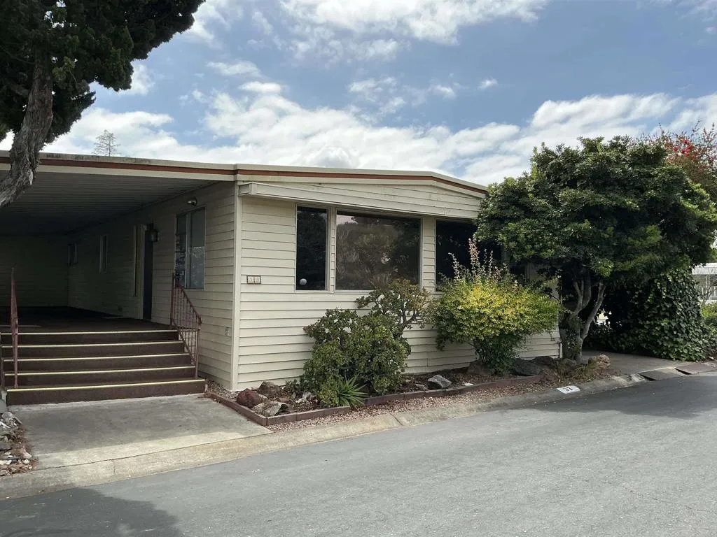 https://cdn.realtyfeed.com/cdn/127/306713798/ef40b821e6d31aa963436cb42384792c.webp
