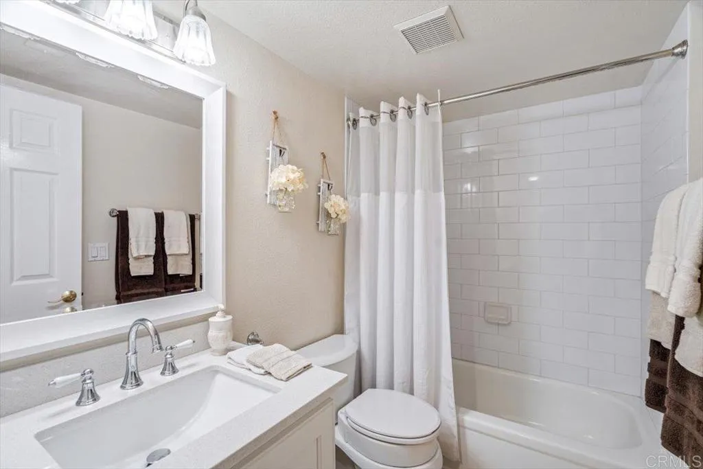 https://cdn.realtyfeed.com/cdn/127/306713832/495b43e30e5e884281f56e2281e99990.webp