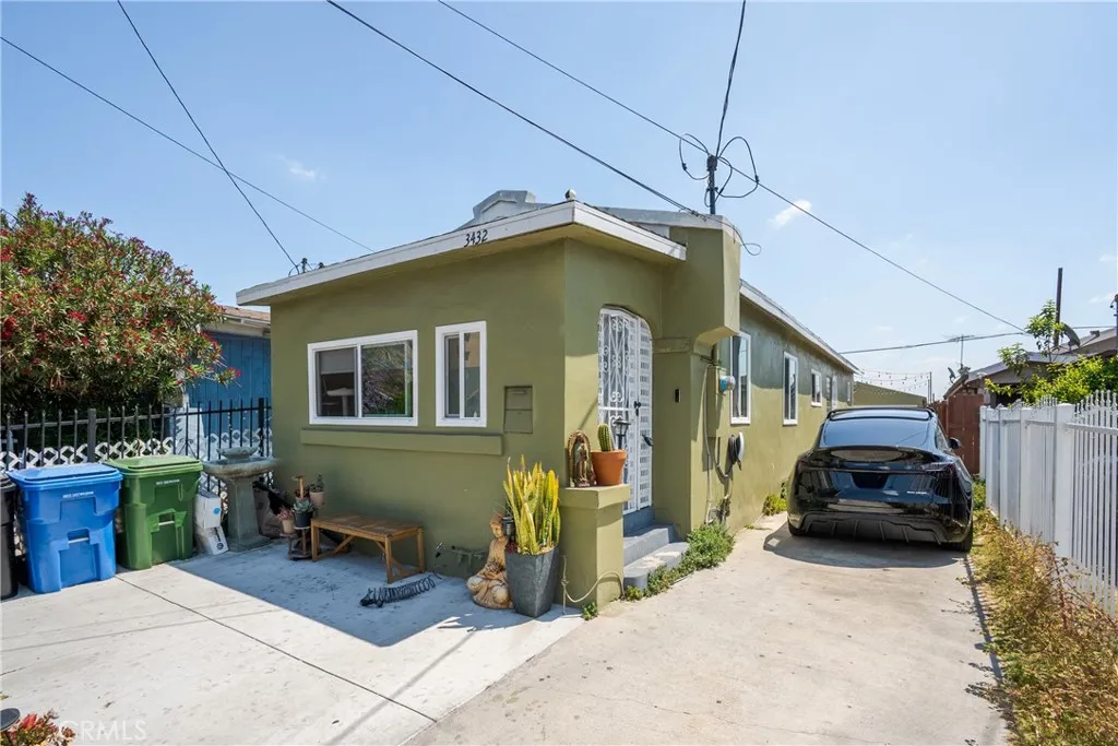 Los Angeles, CA 90018