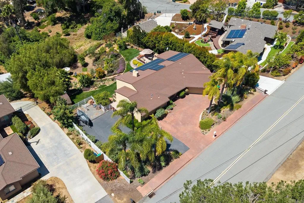 https://cdn.realtyfeed.com/cdn/127/306713845/a52bcaec3f6586deea354d02bf7a30c1.webp
