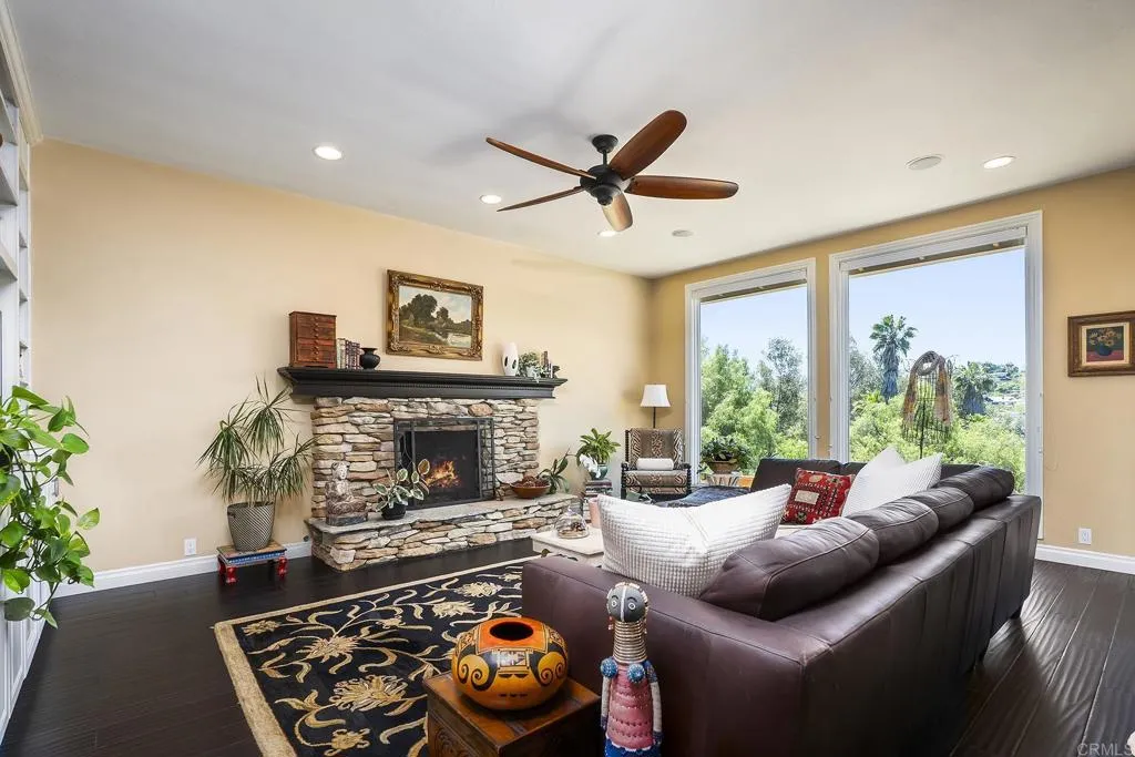 https://cdn.realtyfeed.com/cdn/127/306713845/ca2e155015afb30c49677bd4192af74f.webp