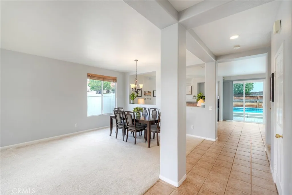 https://cdn.realtyfeed.com/cdn/127/306713852/dc6654f35af0f533cffecb9a112d569e.webp