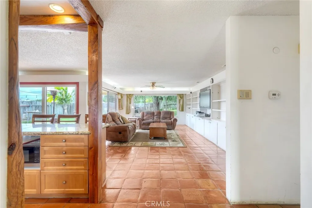 https://cdn.realtyfeed.com/cdn/127/306713857/76fe8c1deeaf4975701cfce8a7aa0b4e.webp