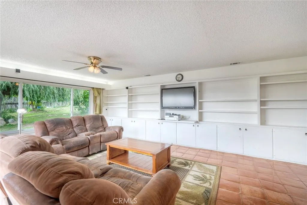 https://cdn.realtyfeed.com/cdn/127/306713857/8673b3169f86fcc488d1055050c25a08.webp
