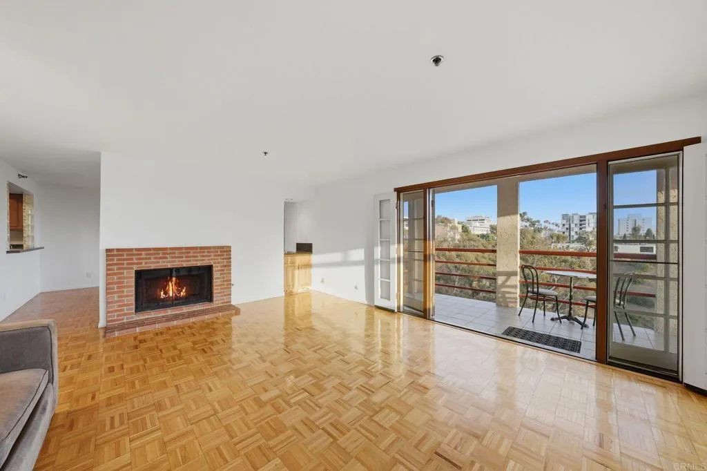 https://cdn.realtyfeed.com/cdn/127/306713874/9547ab7e7df47ace0bb913f2ce88f2fb.webp