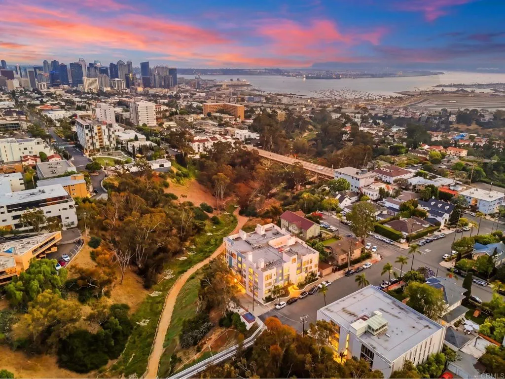 https://cdn.realtyfeed.com/cdn/127/306713874/db8b603be9c49ce879558118ee6aa3e5.webp