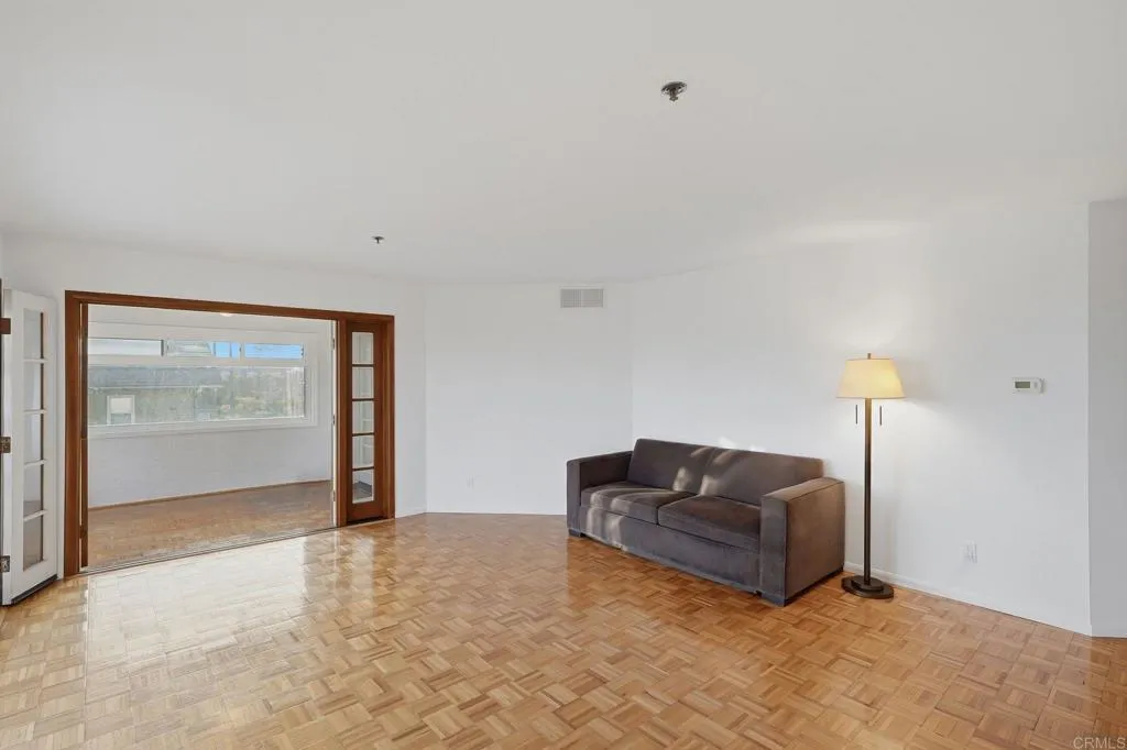 https://cdn.realtyfeed.com/cdn/127/306713874/f64b1647610d0e254f8b6d305e606d0f.webp