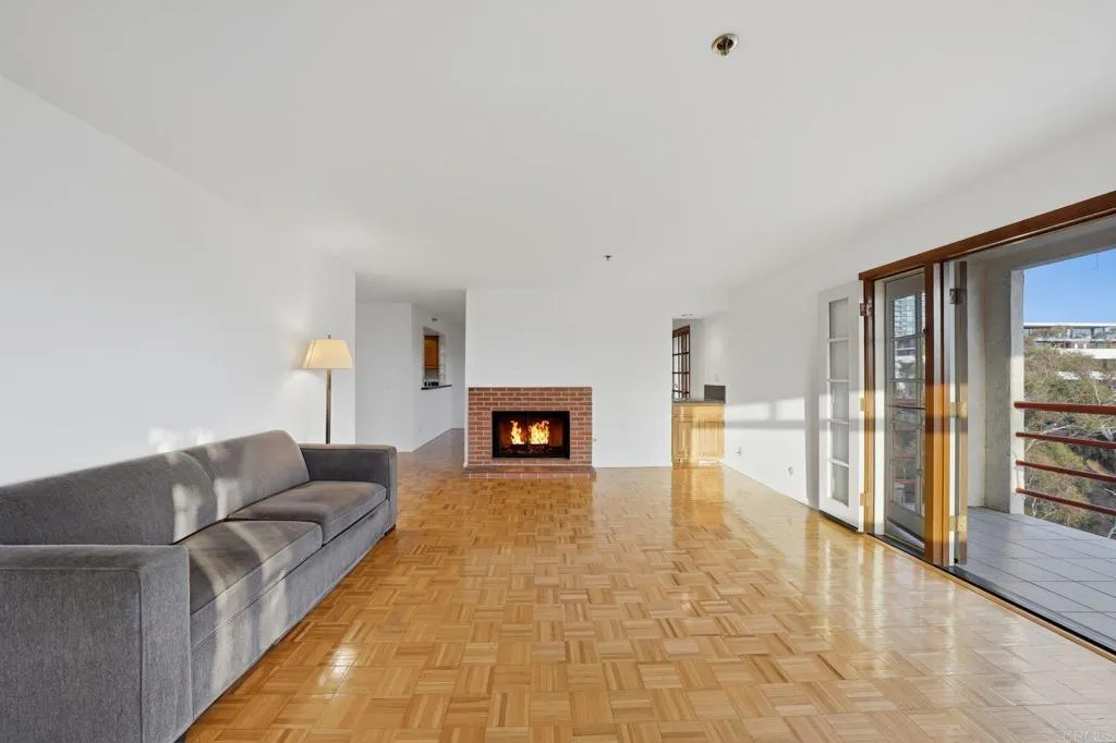 https://cdn.realtyfeed.com/cdn/127/306713874/f851dd68af8768da8701bdc55308bfc6.webp