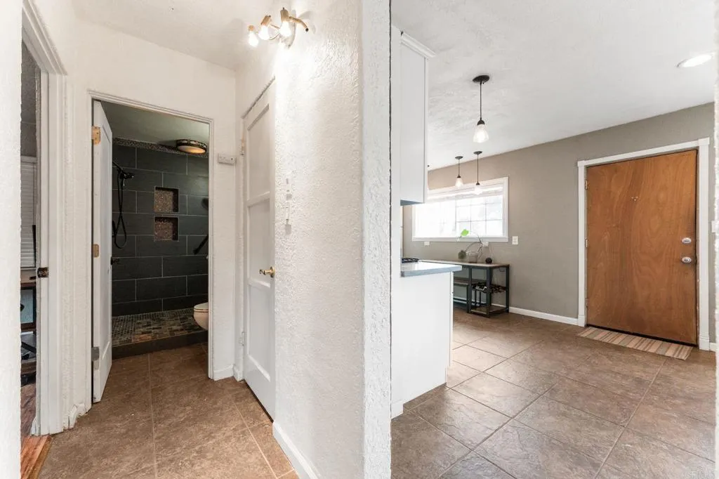 https://cdn.realtyfeed.com/cdn/127/306713903/1ae704e7816bc1ff8f6e400ec9d6b105.webp