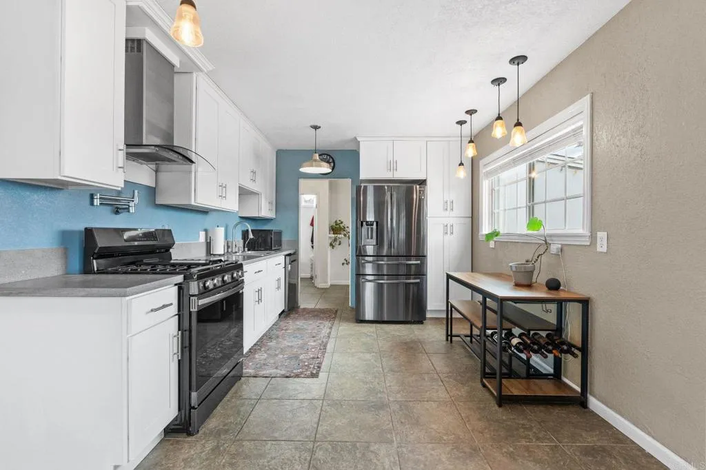 https://cdn.realtyfeed.com/cdn/127/306713903/79f23ca525b9ea34525cd7caf83ca1e5.webp