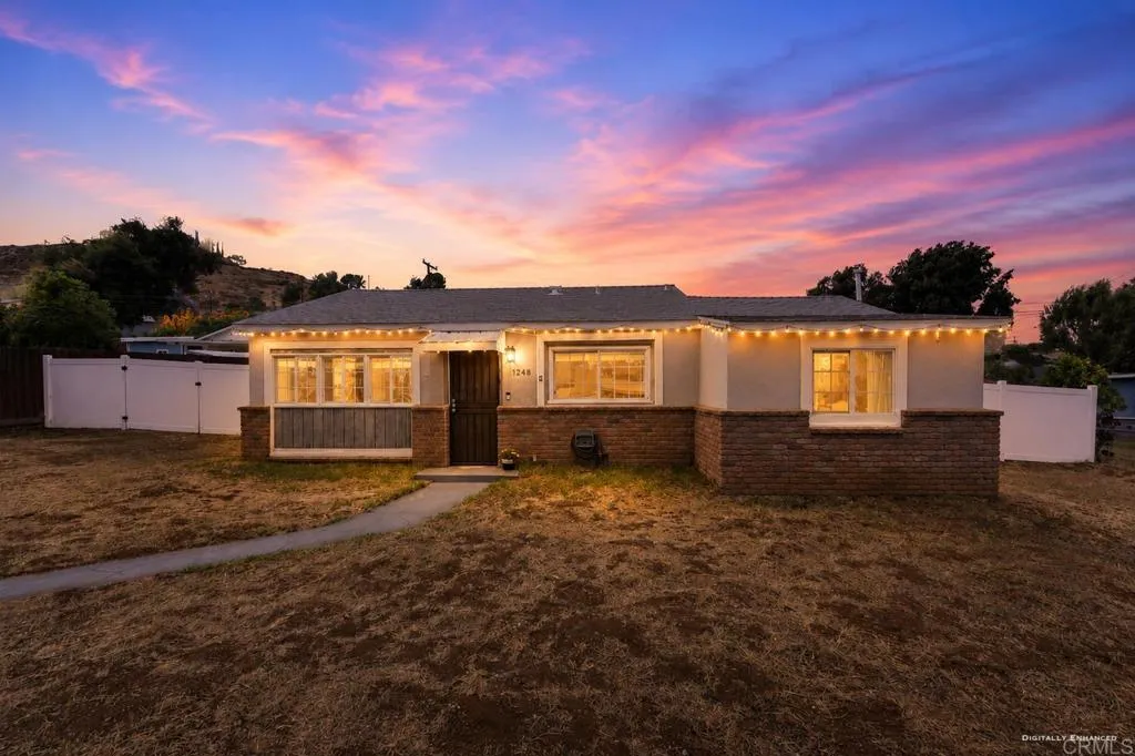 https://cdn.realtyfeed.com/cdn/127/306713903/bc6552a7837c478b306ff21eaff74d5a.webp
