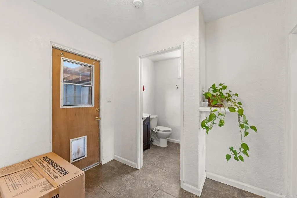 https://cdn.realtyfeed.com/cdn/127/306713903/cdbff8a64cf075e34653f629f898140f.webp