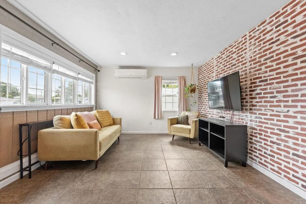 https://cdn.realtyfeed.com/cdn/127/306713903/e41cede7fb23c7f84b16989e26079003.webp