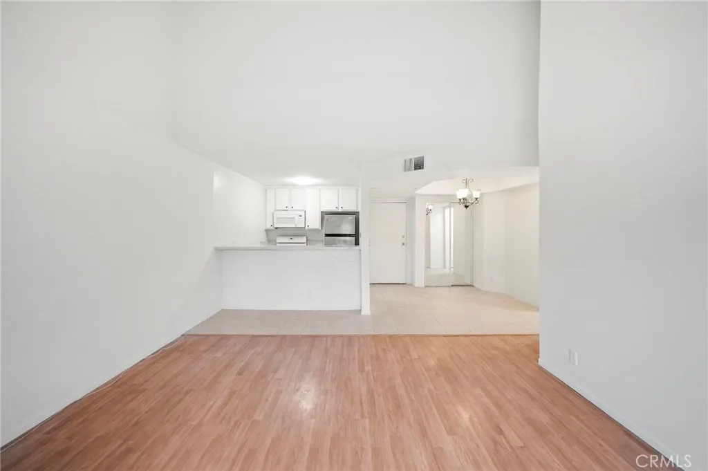 7640 Oso Avenue Unit 316, Winnetka, CA 91306 - Photo 3 of 17, Winnetka, CA