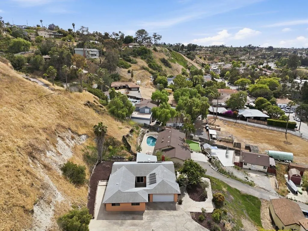 https://cdn.realtyfeed.com/cdn/127/306713933/728bf0ffb347014763b7042c0e84fe42.webp
