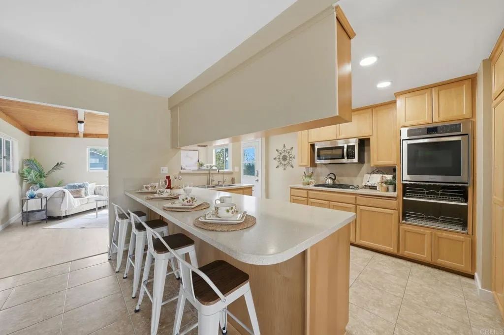 https://cdn.realtyfeed.com/cdn/127/306713933/7d6d2f7a74a1d4cb01c218780265d279.webp