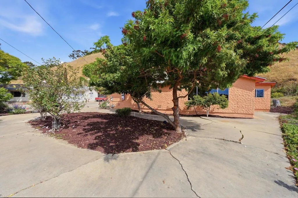 https://cdn.realtyfeed.com/cdn/127/306713933/f8a2be4345324c19d81e2ba27a9cf481.webp