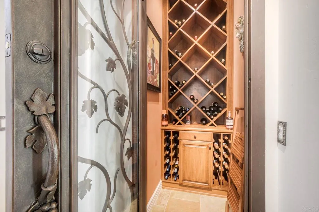 https://cdn.realtyfeed.com/cdn/127/306713935/4fe4385a17a1488f9c70adebcd143e69.webp