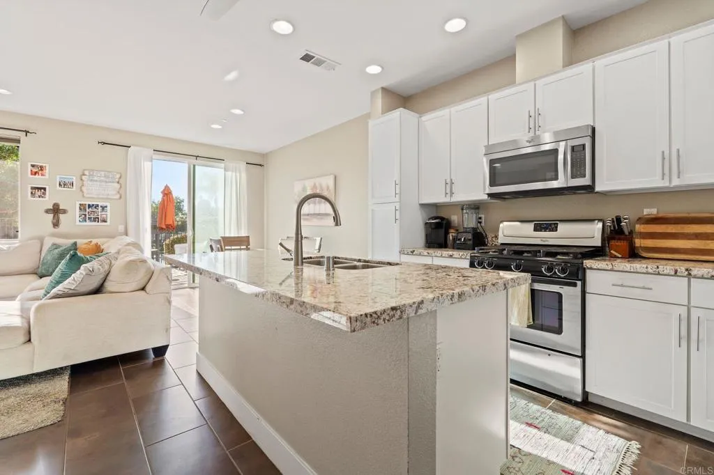 https://cdn.realtyfeed.com/cdn/127/306713976/2779f68a0aff822ee8663e75b0ec4816.webp