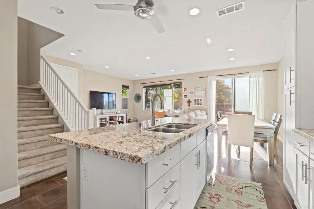 https://cdn.realtyfeed.com/cdn/127/306713976/5597ec82907bbd8888c27d0b443a0caf.webp