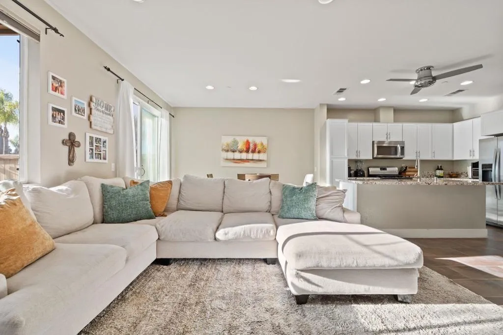 https://cdn.realtyfeed.com/cdn/127/306713976/8d0a9036aaae9657e4d0a71d176874e3.webp