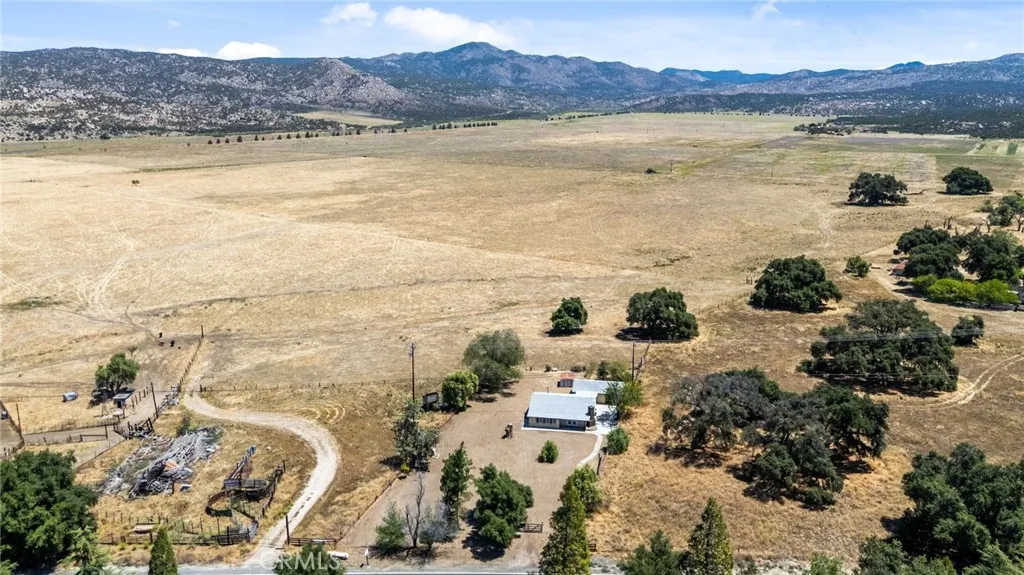 https://cdn.realtyfeed.com/cdn/127/306713989/fca46e8f7ca9122dfe30cce86a145946.webp
