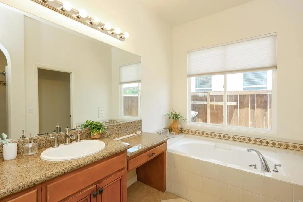 https://cdn.realtyfeed.com/cdn/127/306713990/8758e3f0078ceec1f6eae65285137c5b.webp