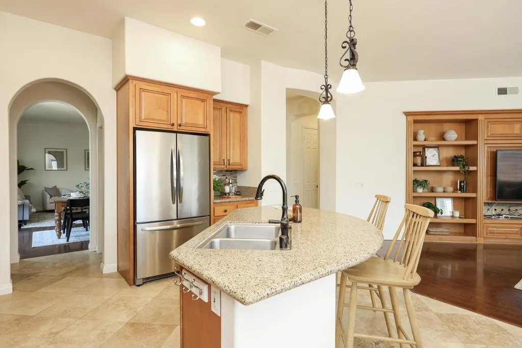 https://cdn.realtyfeed.com/cdn/127/306713990/fb22acf2824b3d299990d139da02b06a.webp