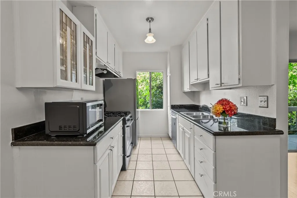 Sherman Oaks, CA 91423