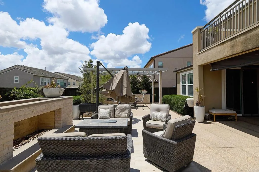 https://cdn.realtyfeed.com/cdn/127/306714051/6b296e4a28832b9c0671deedb7b3fdc9.webp