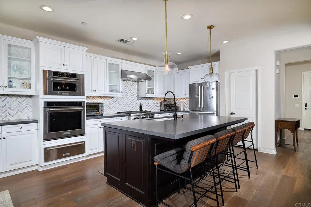 https://cdn.realtyfeed.com/cdn/127/306714051/d134e5f6a68ddb7e064da377fcf495f8.webp