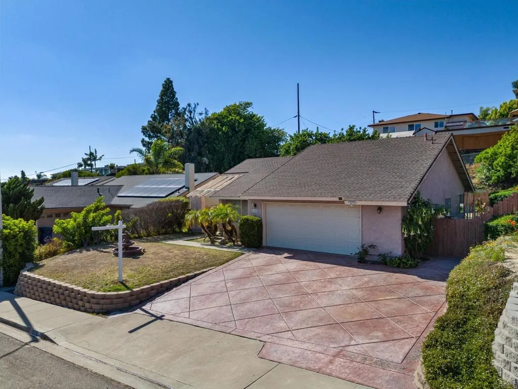 https://cdn.realtyfeed.com/cdn/127/306714052/039caf8a4b118a2de0aaabf96223ad13.webp