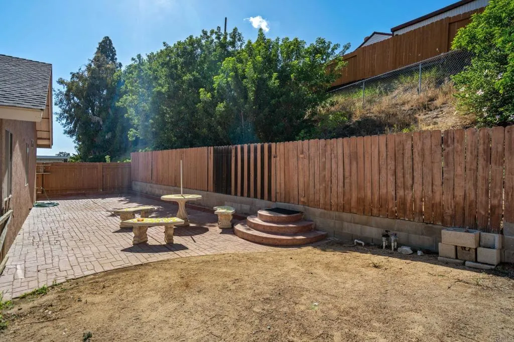 https://cdn.realtyfeed.com/cdn/127/306714052/10bbfbd4c7b25ff68d75e82e2c79a1aa.webp