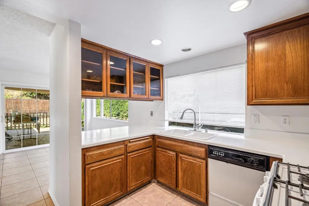 https://cdn.realtyfeed.com/cdn/127/306714052/a34f9d655939039dbd0b992057e0c0a2.webp