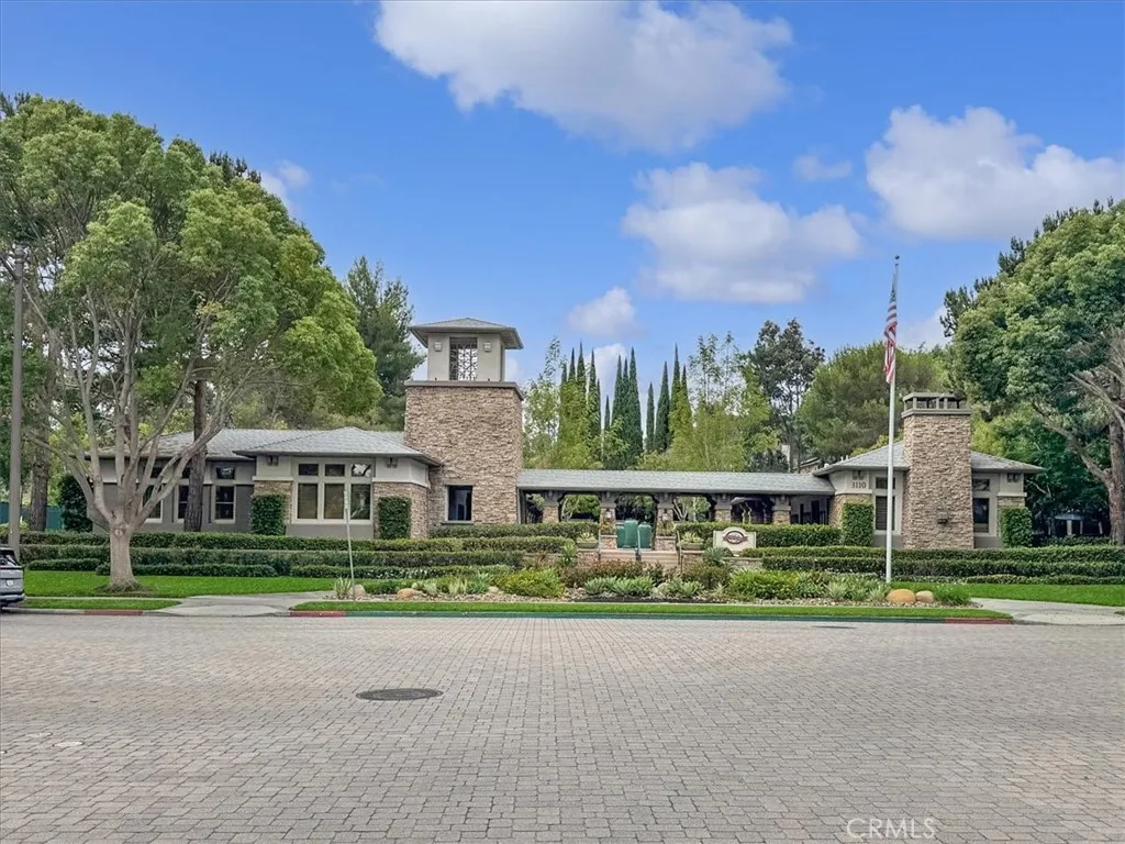 https://cdn.realtyfeed.com/cdn/127/306714077/d8d92a15bbd1721fc4aeb8df4c110bd6.webp