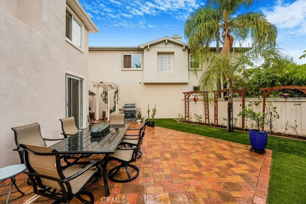 https://cdn.realtyfeed.com/cdn/127/306714077/f882e9889d0ad3de8ba6a80fe0b5844a.webp