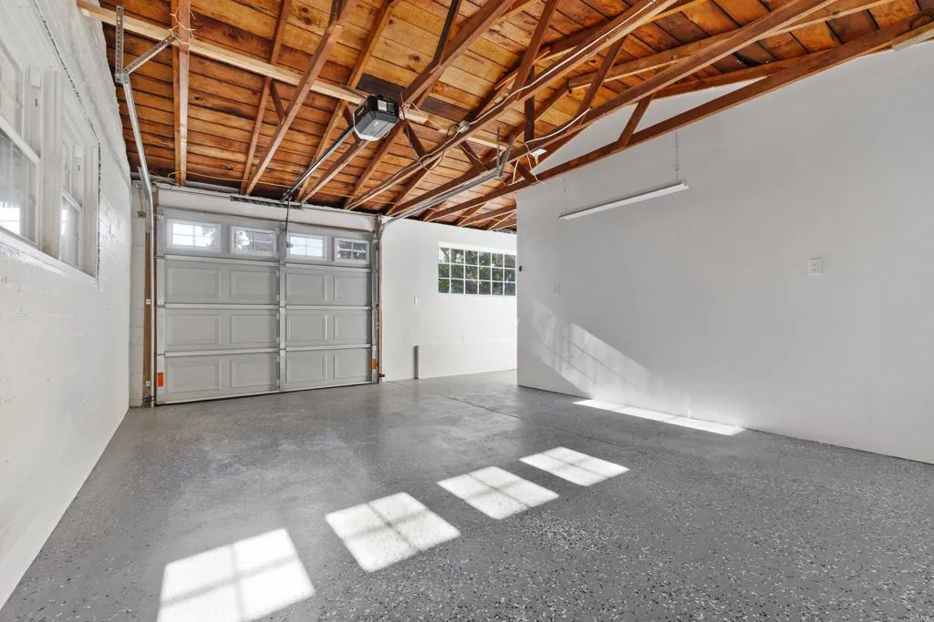 https://cdn.realtyfeed.com/cdn/127/306714081/2e52a9e9c71bd68c5a917300e4e80529.webp