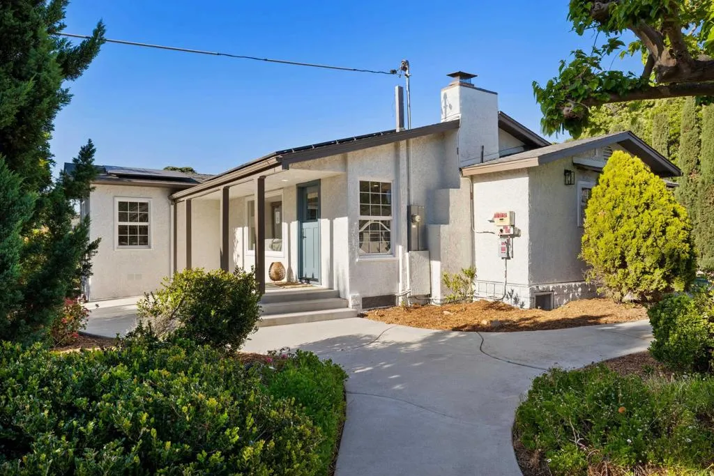 https://cdn.realtyfeed.com/cdn/127/306714081/756a19c776f1bb9050f85ec860def965.webp