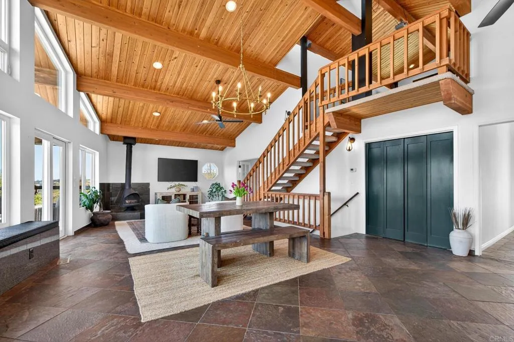 https://cdn.realtyfeed.com/cdn/127/306714085/01bee828dd0c31232326f386413b4421.webp