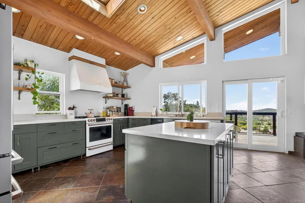 https://cdn.realtyfeed.com/cdn/127/306714085/04b8ae14cdf17b51ab05365464f7baaf.webp