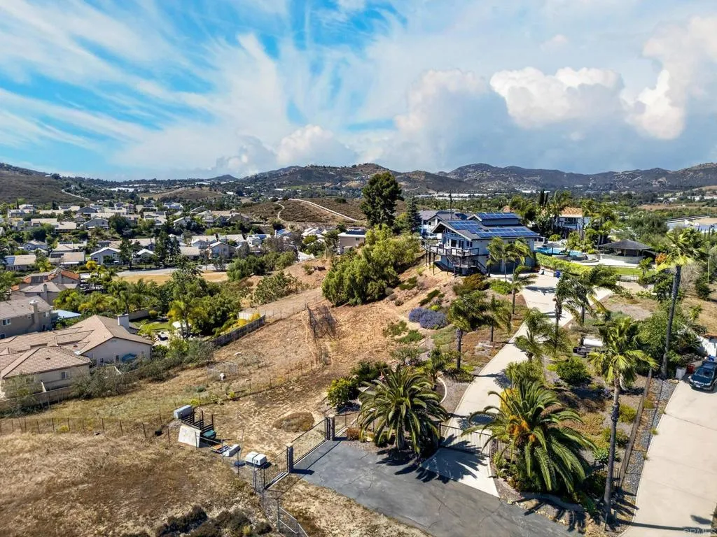 https://cdn.realtyfeed.com/cdn/127/306714085/1e126b7366116402485d2642597c3233.webp