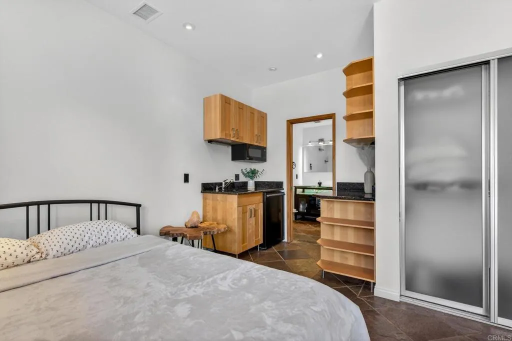 https://cdn.realtyfeed.com/cdn/127/306714085/1ec9b86f1955252acc359eb484d663a5.webp