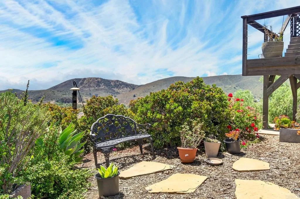 https://cdn.realtyfeed.com/cdn/127/306714085/2ba171502f2ca85650573cd3883ccc6d.webp