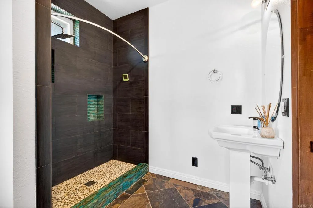 https://cdn.realtyfeed.com/cdn/127/306714085/4d1c74477430ec6588b779a6ea9a369d.webp