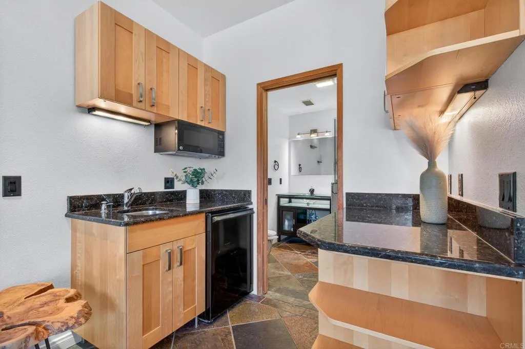 https://cdn.realtyfeed.com/cdn/127/306714085/68fe91e5f2ac549863a5b393d8ed912f.webp