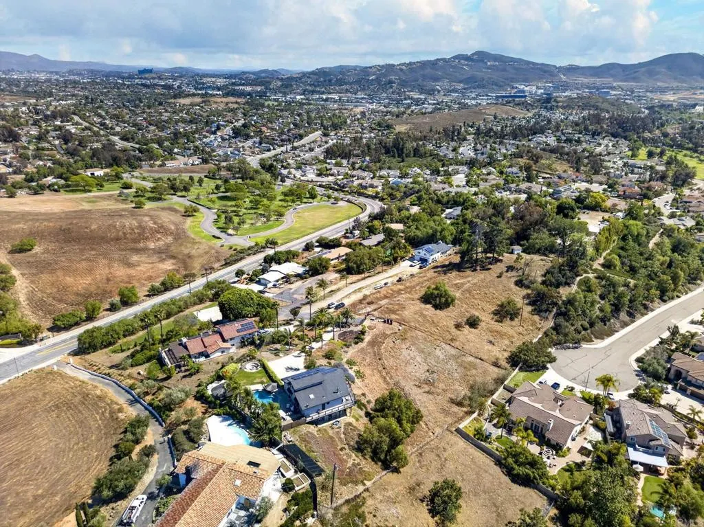 https://cdn.realtyfeed.com/cdn/127/306714085/96611ffbb177f8baafb0ddae55baddb0.webp