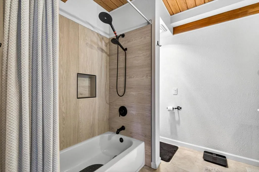 https://cdn.realtyfeed.com/cdn/127/306714085/f67caba3d044481cf49a8376defa83dc.webp