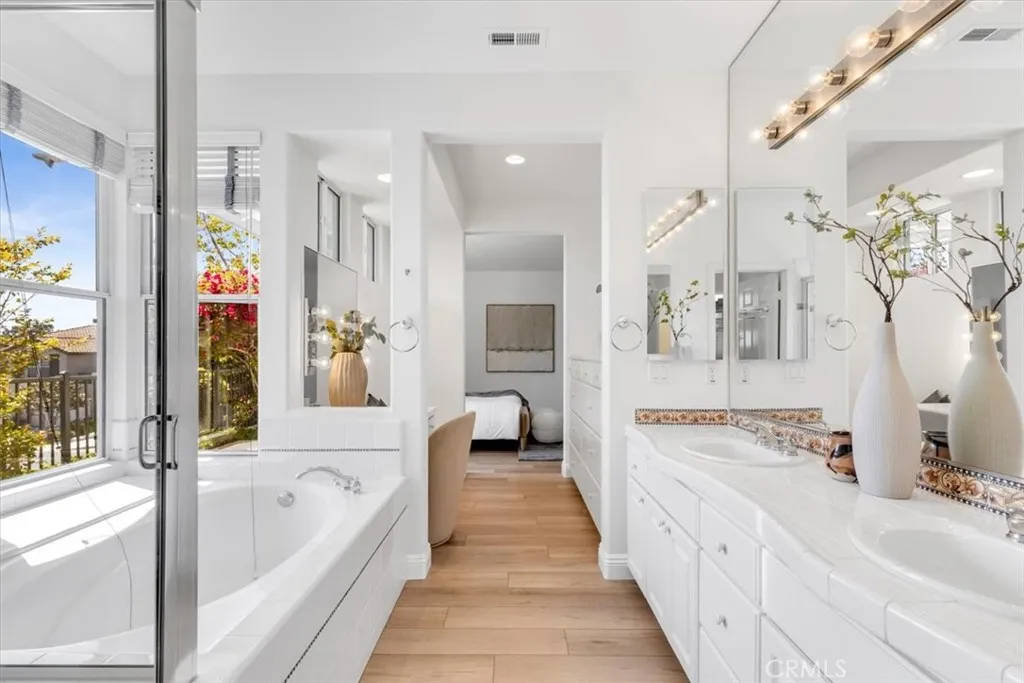 Photo #21: OC26098511 Listing: Photo #21