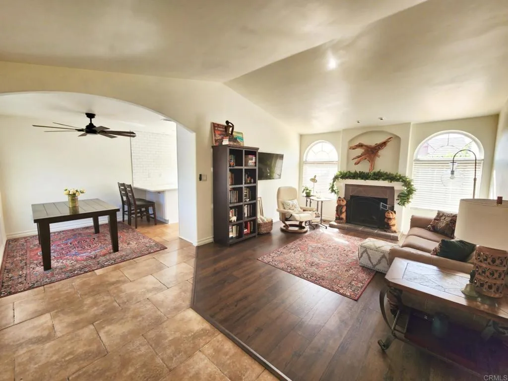 https://cdn.realtyfeed.com/cdn/127/306714129/a88b58ed2a1b374edbbec48c5f2d905d.webp